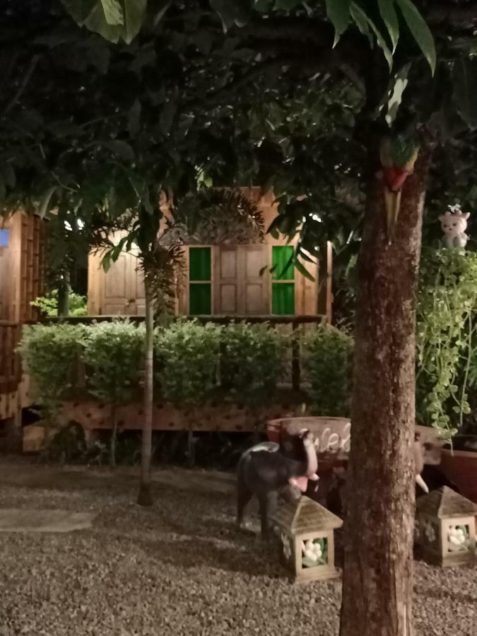 J&J Guesthouse Сукотаи Экстерьер фото